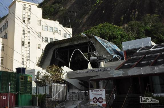 Chegando à estação de bondinhos do Pão de Açúcar, no Rio de Janeiro